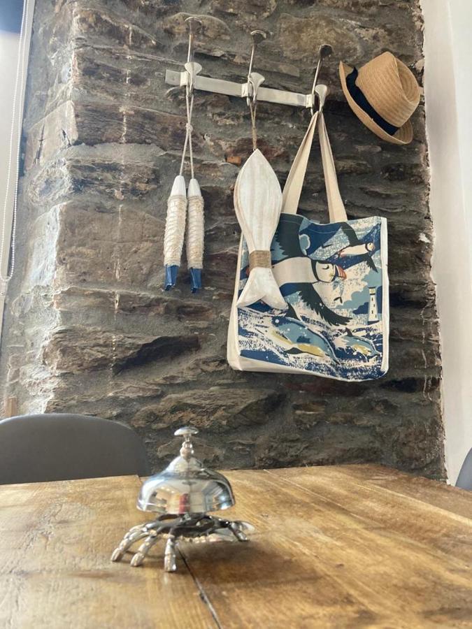 Beyond Paradise At "Prospect House" - A Super Stylish And The Only Two Private Apartments In This 17Th Century Cottage - Apartment 2 Has A Kids Cabin Bunk - Book Both Apartments For One Large House With Connecting Door In Lobby - Parking Outside 루 외부 사진