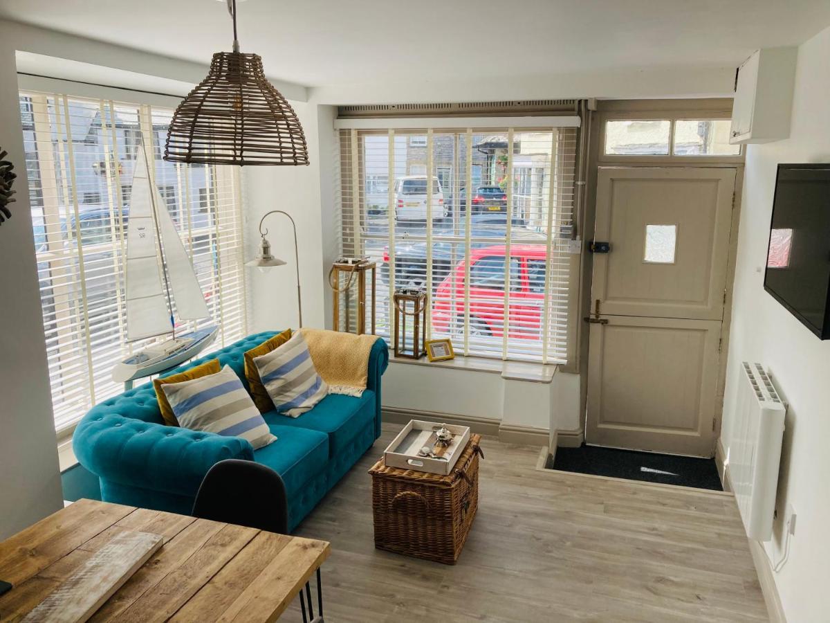 Beyond Paradise At "Prospect House" - A Super Stylish And The Only Two Private Apartments In This 17Th Century Cottage - Apartment 2 Has A Kids Cabin Bunk - Book Both Apartments For One Large House With Connecting Door In Lobby - Parking Outside 루 외부 사진